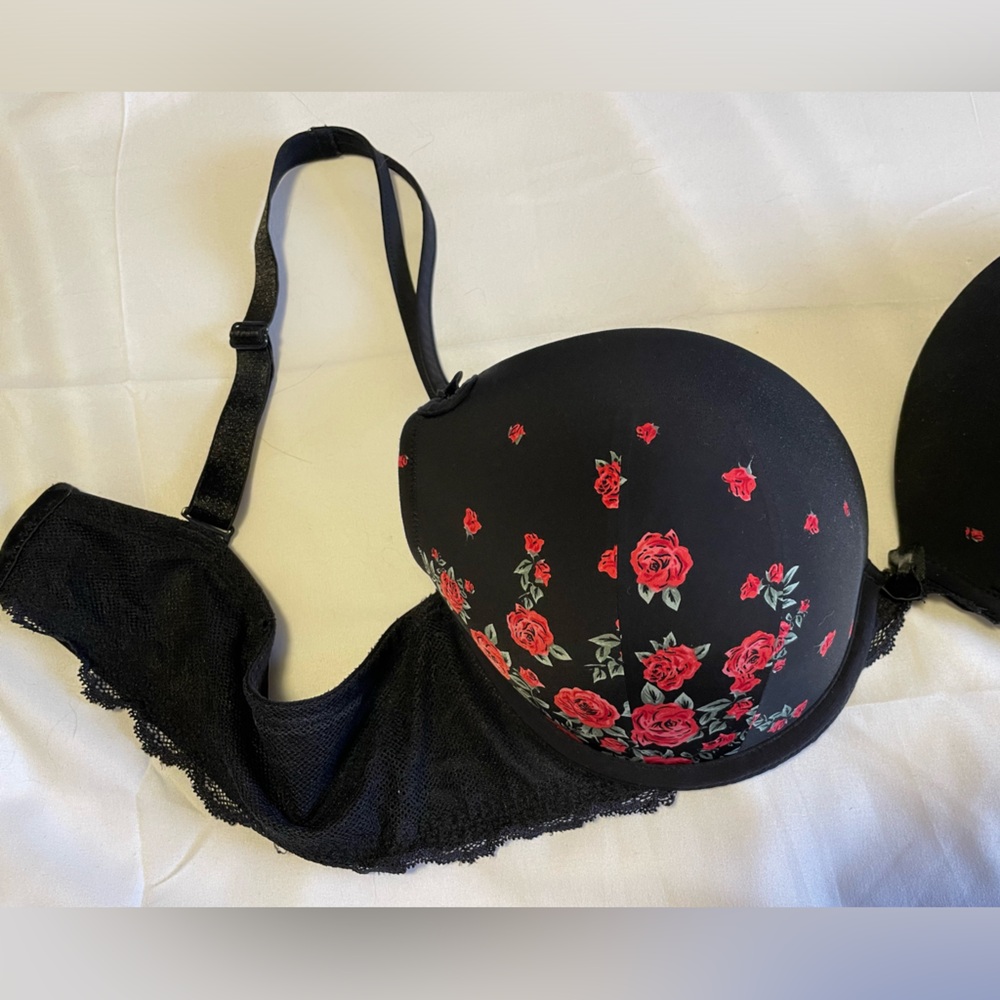 Torrid 42C Bra - Black with Roses